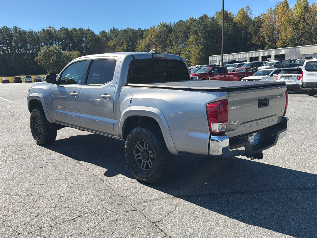 Used 2019 Toyota Tacoma SR5 AWD/4WD image 5