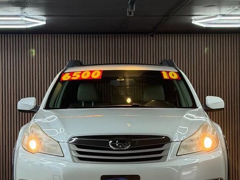 Used 2010 Subaru Outback 2.5i Limited image 2