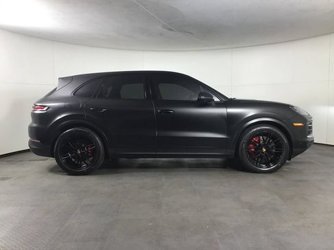 Certified 2024 Porsche Cayenne S AWD/4WD image 8