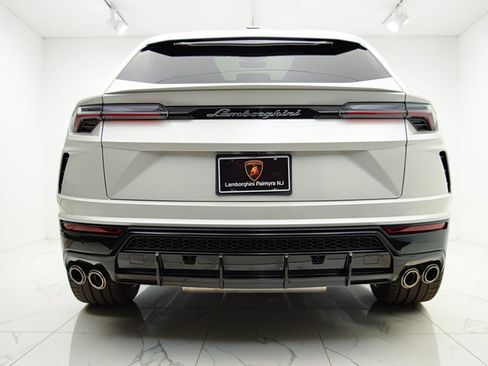 Used 2022 Lamborghini Urus AWD/4WD image 8