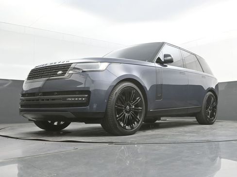 Used 2025 Land Rover Range Rover SE AWD/4WD image 40