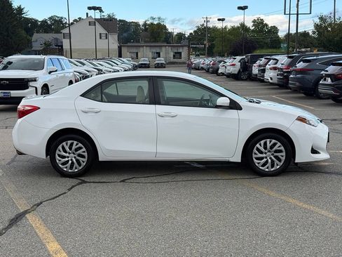 Used 2017 Toyota Corolla LE w/ Carpet Mat Package (TMS) FWD image 7