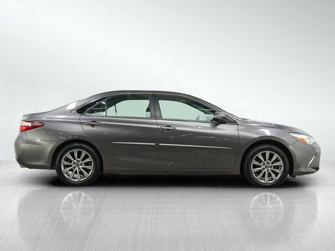 Used 2016 Toyota Camry XLE w/ Moonroof Package FWD image 6