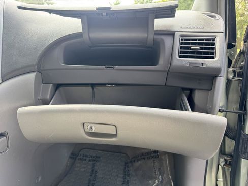 Used 2009 Toyota Sienna LE FWD image 37