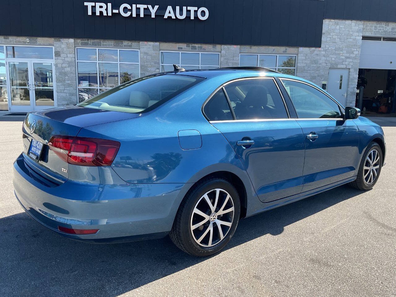 Used 2017 Volkswagen Jetta SE FWD image 7