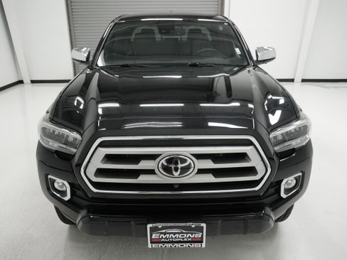 Used 2020 Toyota Tacoma Limited AWD/4WD image 2