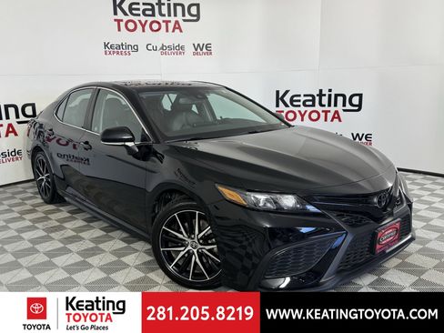 Certified 2023 Toyota Camry SE image 3