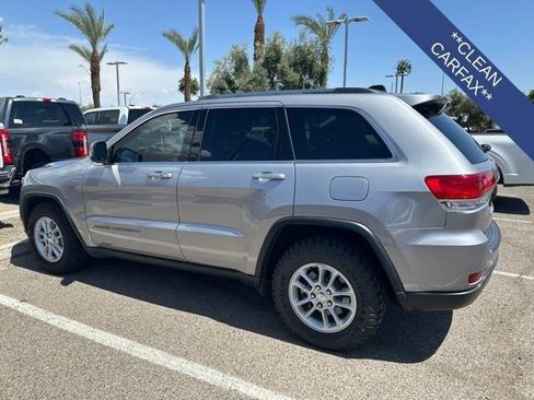 Used 2018 Jeep Grand Cherokee Laredo RWD image 3