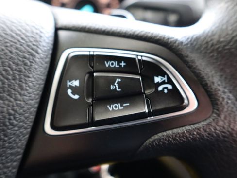 Used 2017 Ford Escape SE image 30