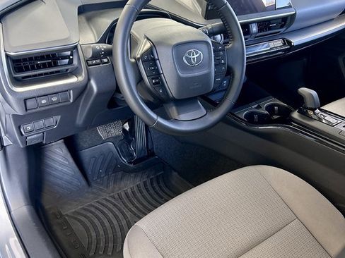 Used 2025 Toyota Prius LE image 13