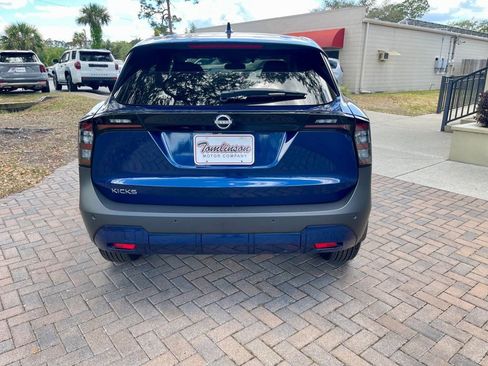 Used 2025 Nissan Kicks SV FWD image 4