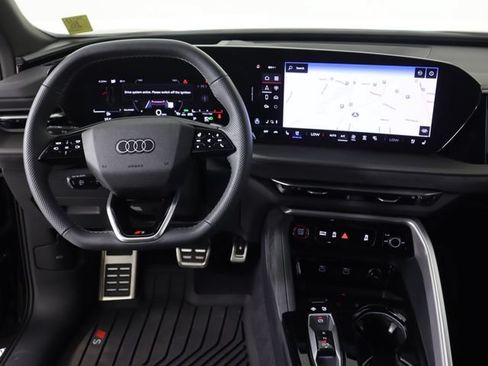 Used 2025 Audi SQ5 Prestige w/ Prestige Package AWD/4WD image 21