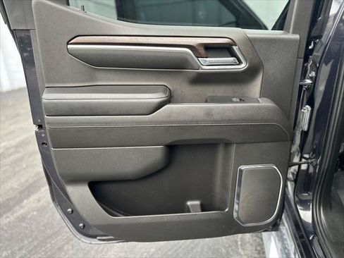 Used 2022 GMC Sierra 1500 SLT w/ SLT Premium Plus Package AWD/4WD image 13
