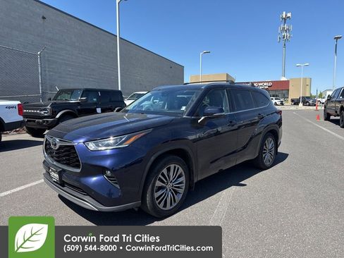 Used 2021 Toyota Highlander Platinum AWD/4WD image 4
