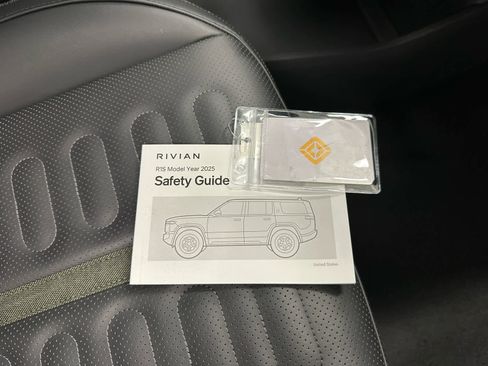 Used 2025 Rivian R1S Adventure image 40