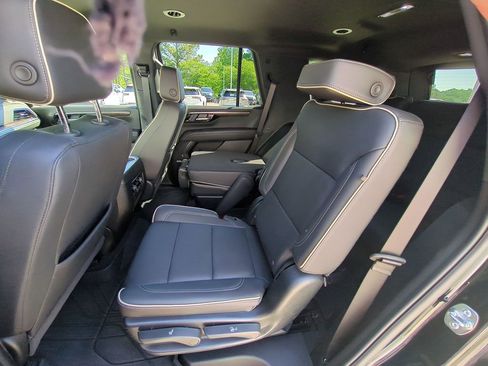 Used 2025 Chevrolet Tahoe Premier AWD/4WD image 30
