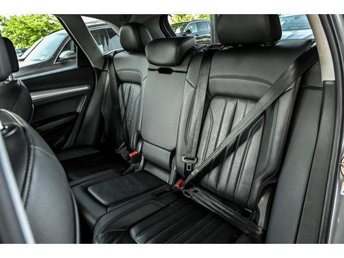 Used 2018 Audi Q5 2.0T Premium w/ Convenience Package AWD/4WD image 15