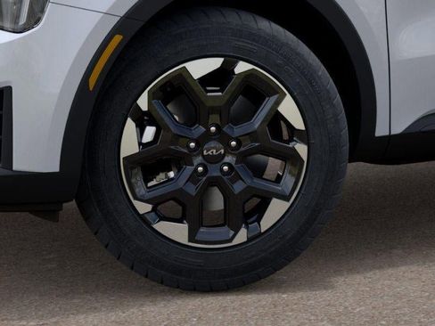 New 2026 Kia Sorento S FWD image 9