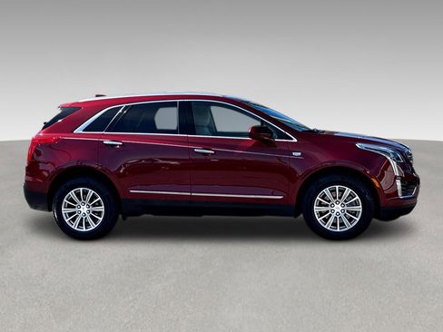 Used 2017 Cadillac XT5 Luxury w/ Driver Awareness Package image 33