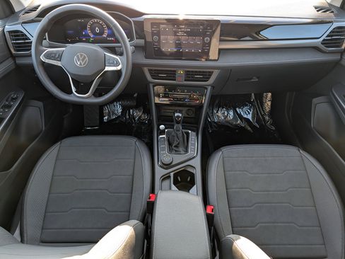 New 2026 Volkswagen Taos SE AWD/4WD image 8