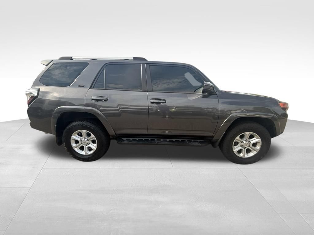 Used 2022 Toyota 4Runner SR5 AWD/4WD image 8