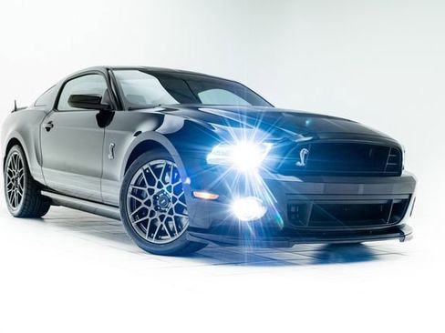 Used 2013 Ford Mustang Shelby GT500 RWD image 5