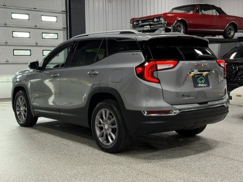 Certified 2023 GMC Terrain SLT w/ Infotainment Package II AWD/4WD image 3