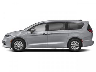 Used 2024 Chrysler Pacifica Touring-L FWD video 3