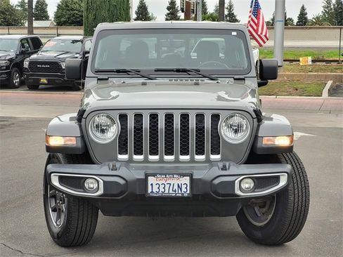Used 2022 Jeep Gladiator Overland w/ Popular Equipment Package image 3