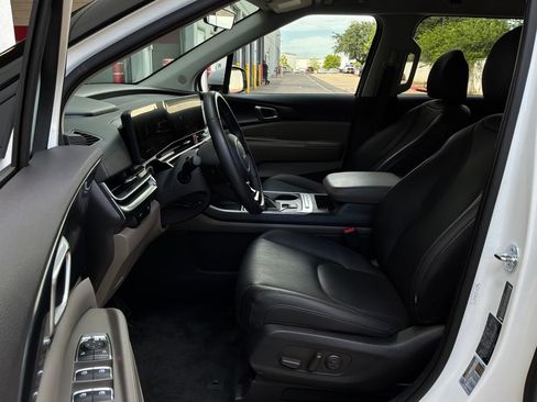 Used 2026 Kia Carnival FWD image 10