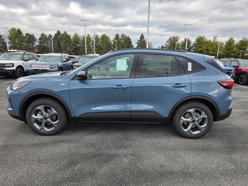 New 2026 Ford Escape ST-Line w/ Cold Weather Package AWD/4WD image 9