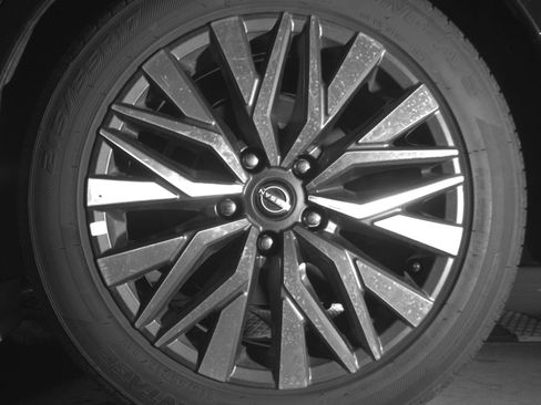 Used 2025 Nissan Altima 2.5 SV FWD image 14