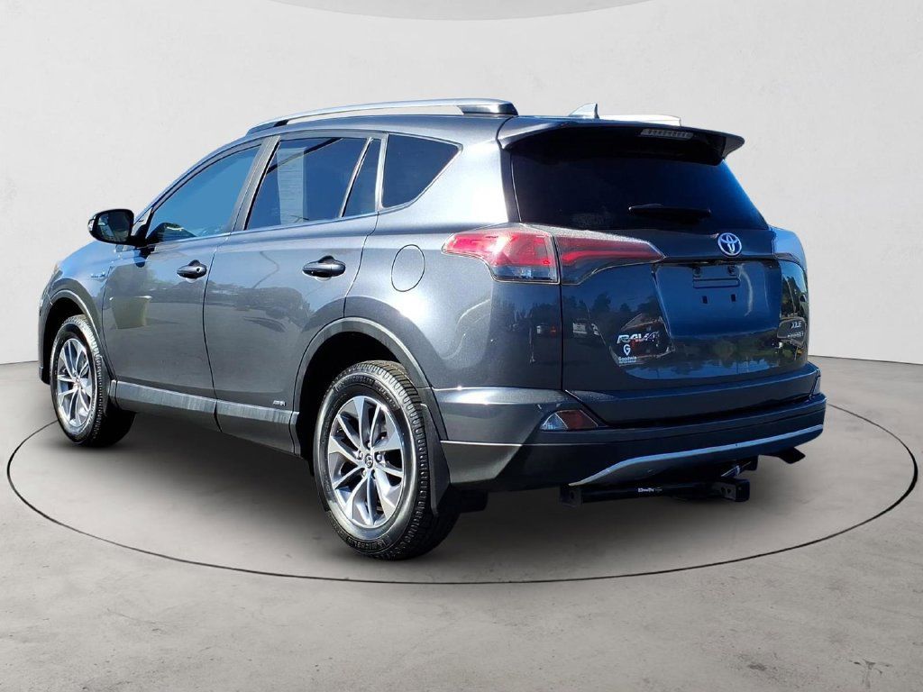 Used 2017 Toyota RAV4 XLE w/ All Weather Liner Package AWD/4WD image 7
