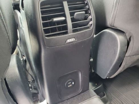 Used 2021 Ford Escape SE w/ SE Sport Appearance Package image 28