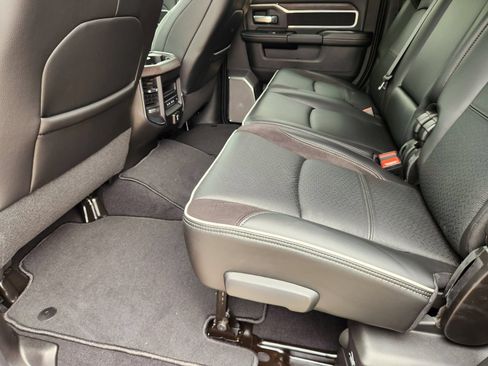 New 2026 RAM 2500 Laramie AWD/4WD image 24