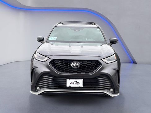 Used 2021 Toyota Highlander XSE image 11