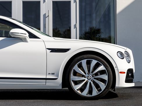 Used 2020 Bentley Flying Spur W12 image 9