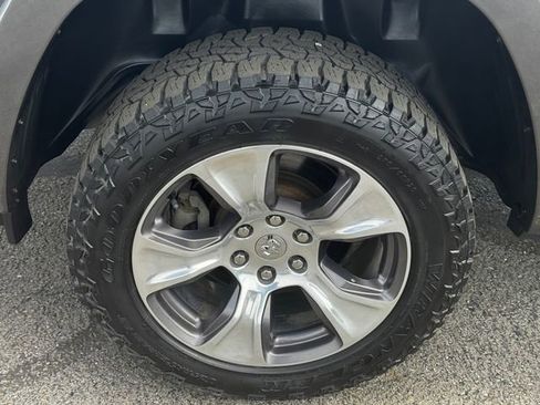 Used 2020 RAM 1500 Laramie AWD/4WD image 12