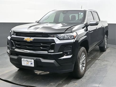 Used 2024 Chevrolet Colorado LT w/ LT Convenience Package image 3