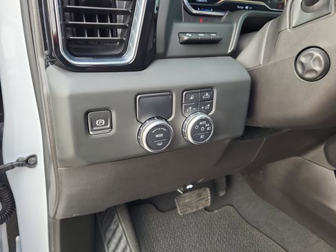 Used 2024 GMC Sierra 1500 Denali w/ Denali Reserve Package image 17