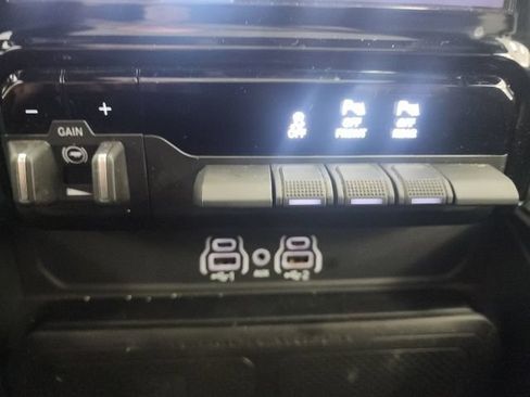 Used 2025 RAM 1500 Big Horn AWD/4WD image 17