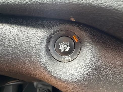 Used 2020 Jeep Cherokee Limited AWD/4WD image 36