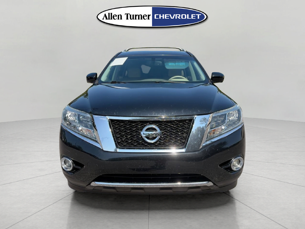 Used 2015 Nissan Pathfinder Platinum w/ Cargo Package FWD image 2