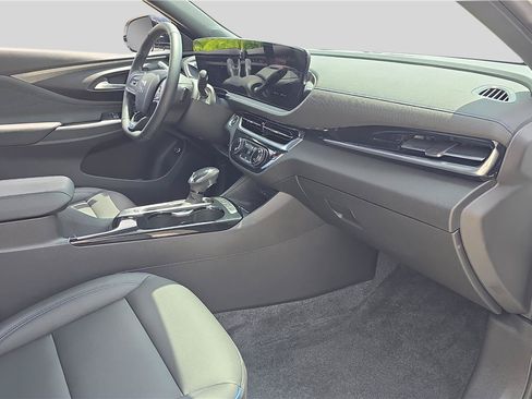 Used 2024 Buick Envista Sport Touring w/ Convenience I Package FWD image 16