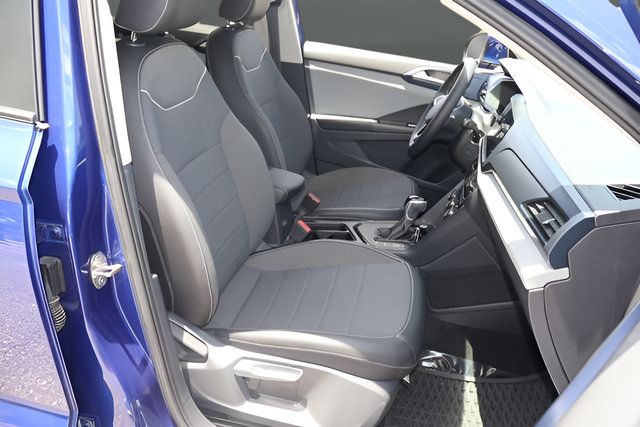 Certified 2023 Volkswagen Taos SE FWD image 19