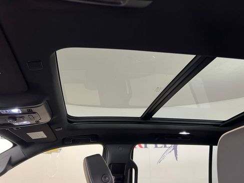 Used 2023 GMC Yukon XL SLT RWD image 25