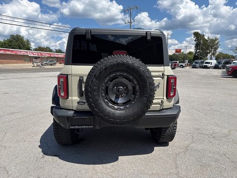 Used 2022 Ford Bronco Everglades image 6