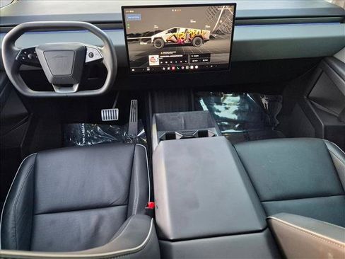 Used 2025 Tesla Cybertruck AWD Crew Cab image 18