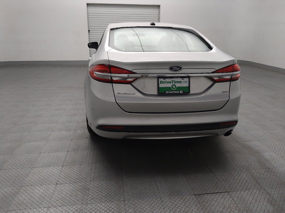 Used 2017 Ford Fusion SE w/ Fusion SE Technology Package FWD image 6
