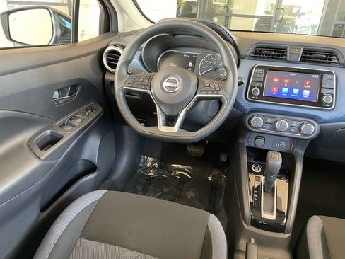 Used 2025 Nissan Versa SV image 32